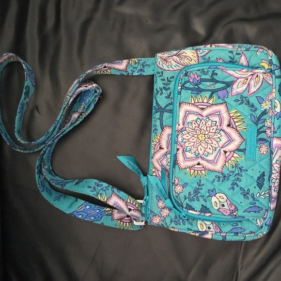Vera Bradley Peacock Garden Teal and Pink Floral Crossbody Quilted Zipper Bag - Picture 3 of 10